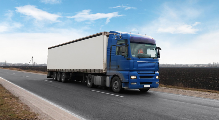 LKW auf Straße